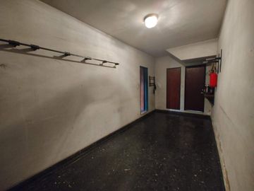 CASA  EN DUPLEX EN  LANUS O. C/ PARQUE Y COCHERA