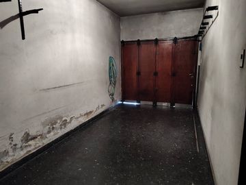 CASA  EN DUPLEX EN  LANUS O. C/ PARQUE Y COCHERA