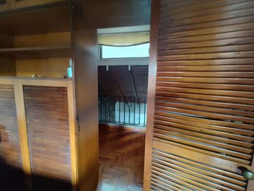 CASA  EN DUPLEX EN  LANUS O. C/ PARQUE Y COCHERA