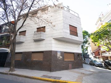 Hermosa casa de tres plantas/terraza Caballito
