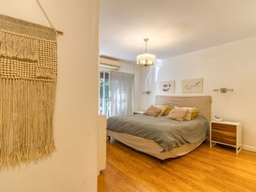 Departamento VENTA RECOLETA 4 dorm -cochera-balcon