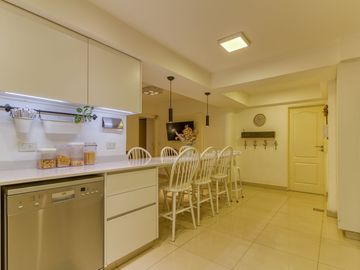Departamento VENTA RECOLETA 4 dorm -cochera-balcon