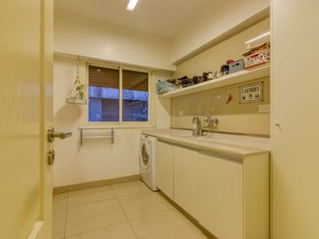 Departamento VENTA RECOLETA 4 dorm -cochera-balcon