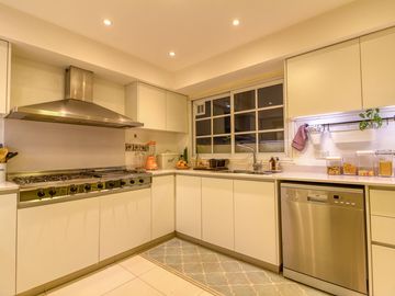Departamento VENTA RECOLETA 4 dorm -cochera-balcon
