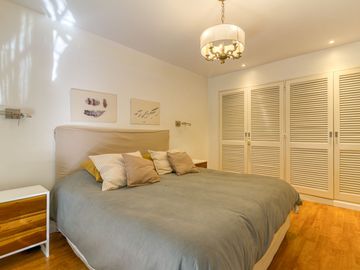 Departamento VENTA RECOLETA 4 dorm -cochera-balcon