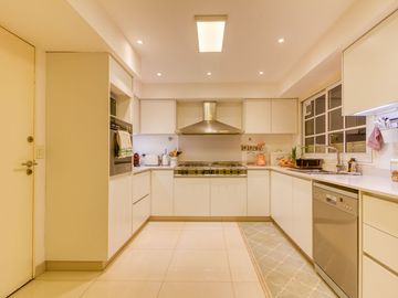 Departamento VENTA RECOLETA 4 dorm -cochera-balcon