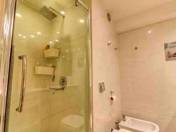 Departamento VENTA RECOLETA 4 dorm -cochera-balcon