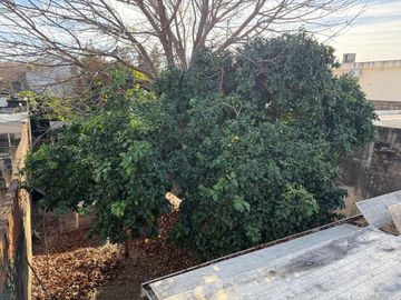 VENTA CASA 2 DORMITORIOS CON GRAN TERRENO ARROYITO