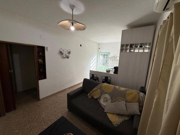 VENTA CASA 2 DORMITORIOS CON GRAN TERRENO ARROYITO