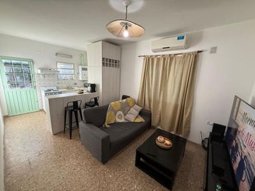 VENTA CASA 2 DORMITORIOS CON GRAN TERRENO ARROYITO
