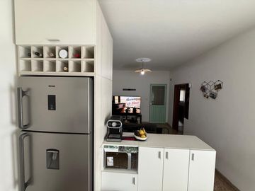 VENTA CASA 2 DORMITORIOS CON GRAN TERRENO ARROYITO
