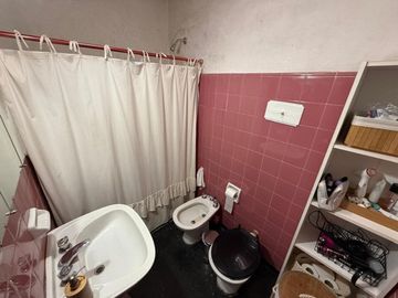 VENTA CASA 2 DORMITORIOS CON GRAN TERRENO ARROYITO