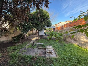 VENTA CASA 2 DORMITORIOS CON GRAN TERRENO ARROYITO