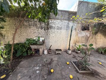 VENTA CASA 2 DORMITORIOS CON GRAN TERRENO ARROYITO