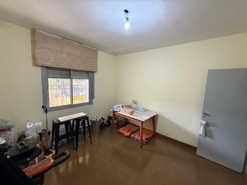 VENTA CASA 2 DORMITORIOS CON GRAN TERRENO ARROYITO