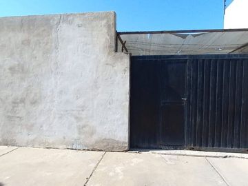Casa Las Delicias, 2 dorm. 5 ambientes, cochera