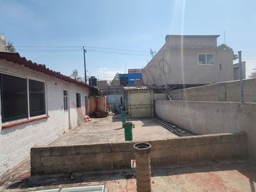¡Gran oportunidad de inversión en Calle Cisnes, Col. Lago de Guadalupe, Cuautitlán Izcalli!