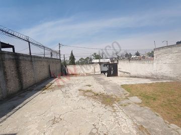 ¡Gran oportunidad de inversión en Calle Cisnes, Col. Lago de Guadalupe, Cuautitlán Izcalli!