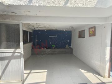 ¡Gran oportunidad de inversión en Calle Cisnes, Col. Lago de Guadalupe, Cuautitlán Izcalli!