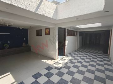 ¡Gran oportunidad de inversión en Calle Cisnes, Col. Lago de Guadalupe, Cuautitlán Izcalli!