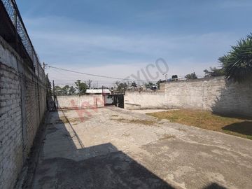 ¡Gran oportunidad de inversión en Calle Cisnes, Col. Lago de Guadalupe, Cuautitlán Izcalli!