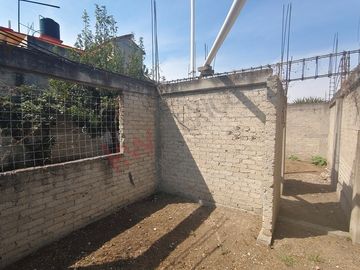 ¡Gran oportunidad de inversión en Calle Cisnes, Col. Lago de Guadalupe, Cuautitlán Izcalli!