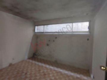 ¡Gran oportunidad de inversión en Calle Cisnes, Col. Lago de Guadalupe, Cuautitlán Izcalli!