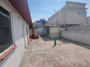 ¡Gran oportunidad de inversión en Calle Cisnes, Col. Lago de Guadalupe, Cuautitlán Izcalli!