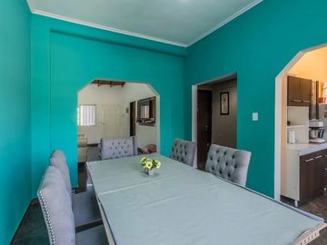 Casa venta con pileta en Tristán Suárez