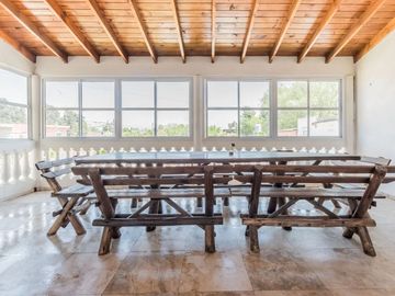 Casa venta con pileta en Tristán Suárez