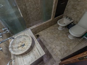 Casa venta con pileta en Tristán Suárez
