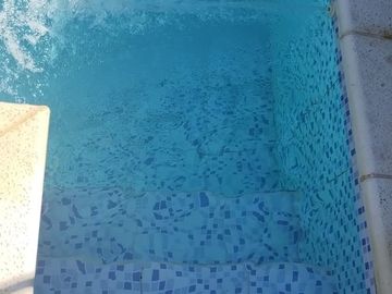 Casa venta con pileta en Tristán Suárez