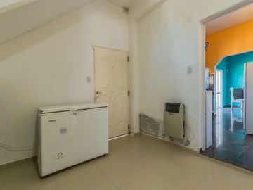 Casa venta con pileta en Tristán Suárez