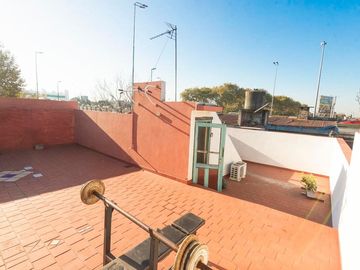 CASA 5 AMBIENTES C/ENTRE PISO, PATIO Y TERRAZA