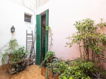CASA 5 AMBIENTES C/ENTRE PISO, PATIO Y TERRAZA
