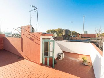 CASA 5 AMBIENTES C/ENTRE PISO, PATIO Y TERRAZA