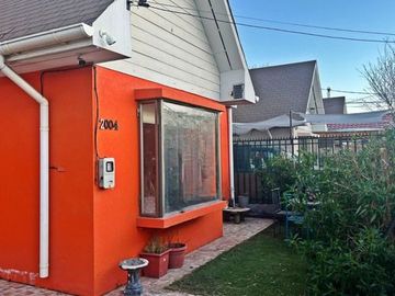 SE VENDE CASA CON 3 DORMITORIOS Y 2 BAÑOS EN CALLE LARGA