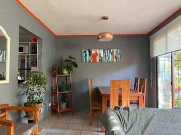 SE VENDE CASA CON 3 DORMITORIOS Y 2 BAÑOS EN CALLE LARGA