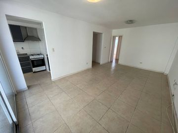 Venta departamento 3 ambientes con cochera Centro