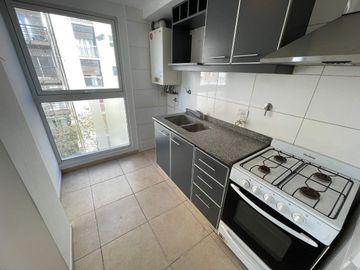 Venta departamento 3 ambientes con cochera Centro