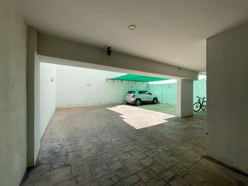 Venta departamento 3 ambientes con cochera Centro