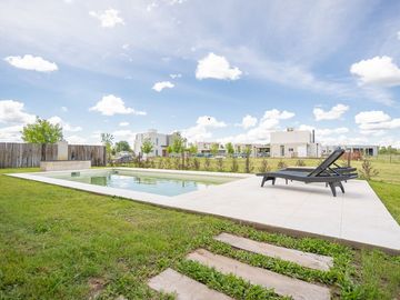 CASA EN VENTA BARRIO CERRADO EL NAUDIR ESCOBAR