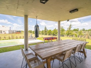 CASA EN VENTA BARRIO CERRADO EL NAUDIR ESCOBAR