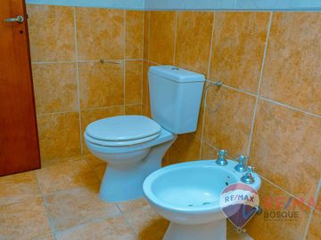 VENTA CASA 4 AMBIENTES  + DEPTO 3 AMBIENTES