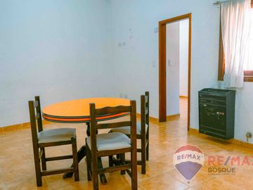 VENTA CASA 4 AMBIENTES  + DEPTO 3 AMBIENTES