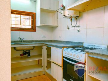 VENTA CASA 4 AMBIENTES  + DEPTO 3 AMBIENTES