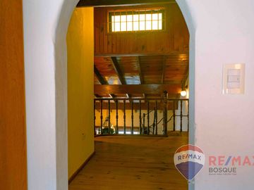 VENTA CASA 4 AMBIENTES  + DEPTO 3 AMBIENTES