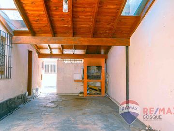 VENTA CASA 4 AMBIENTES  + DEPTO 3 AMBIENTES