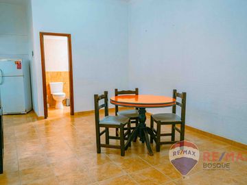 VENTA CASA 4 AMBIENTES  + DEPTO 3 AMBIENTES