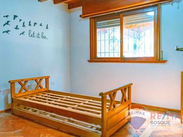 VENTA CASA 4 AMBIENTES  + DEPTO 3 AMBIENTES